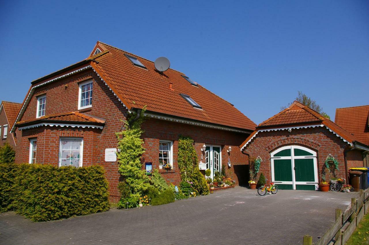 Ferienwohnung Kapitänshaus Neuharlingersiel Exterior foto